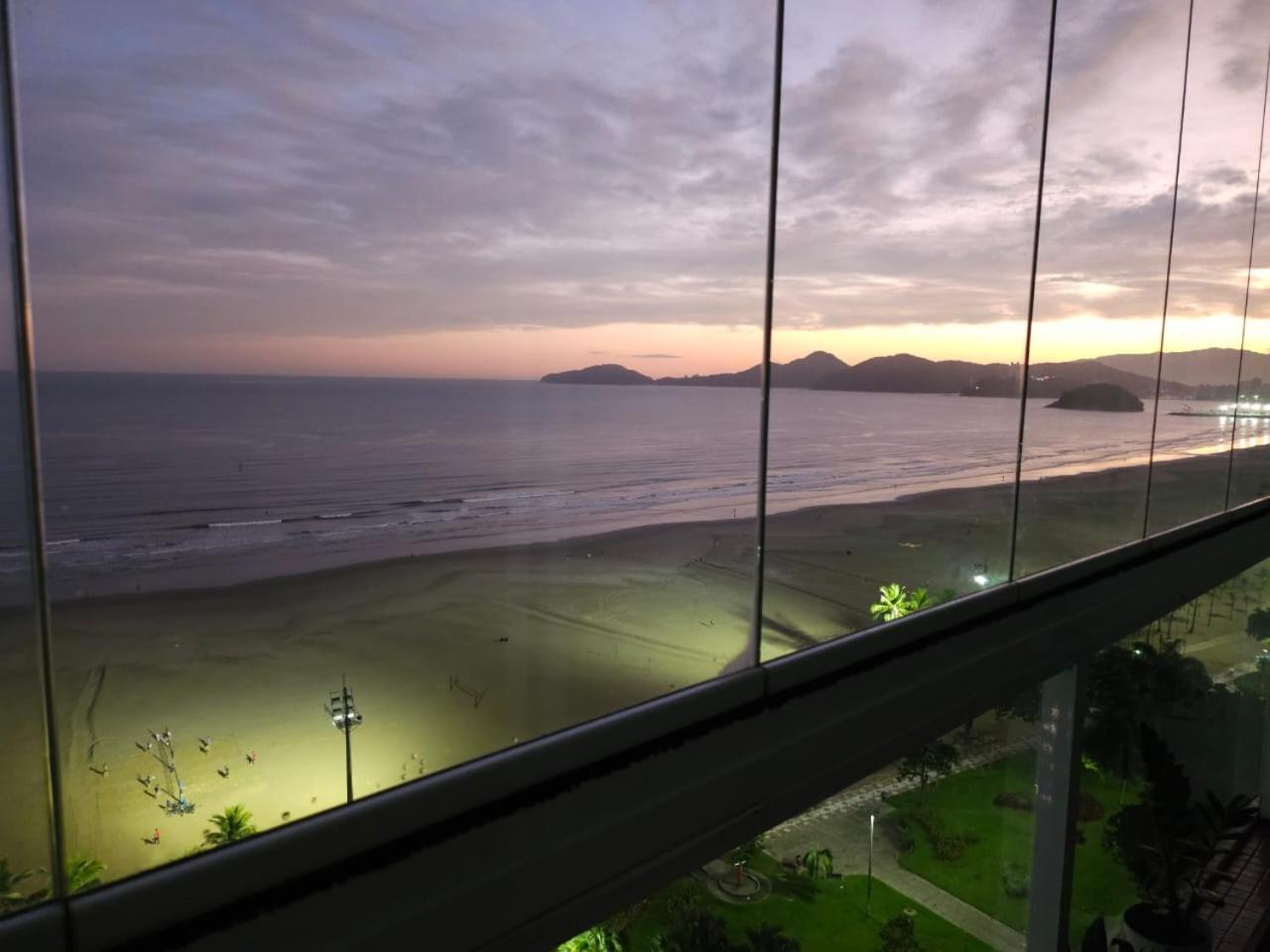Apartamentos Na Praia Do Gonzaga Frente Mar Com Estacionamento 산토스 외부 사진