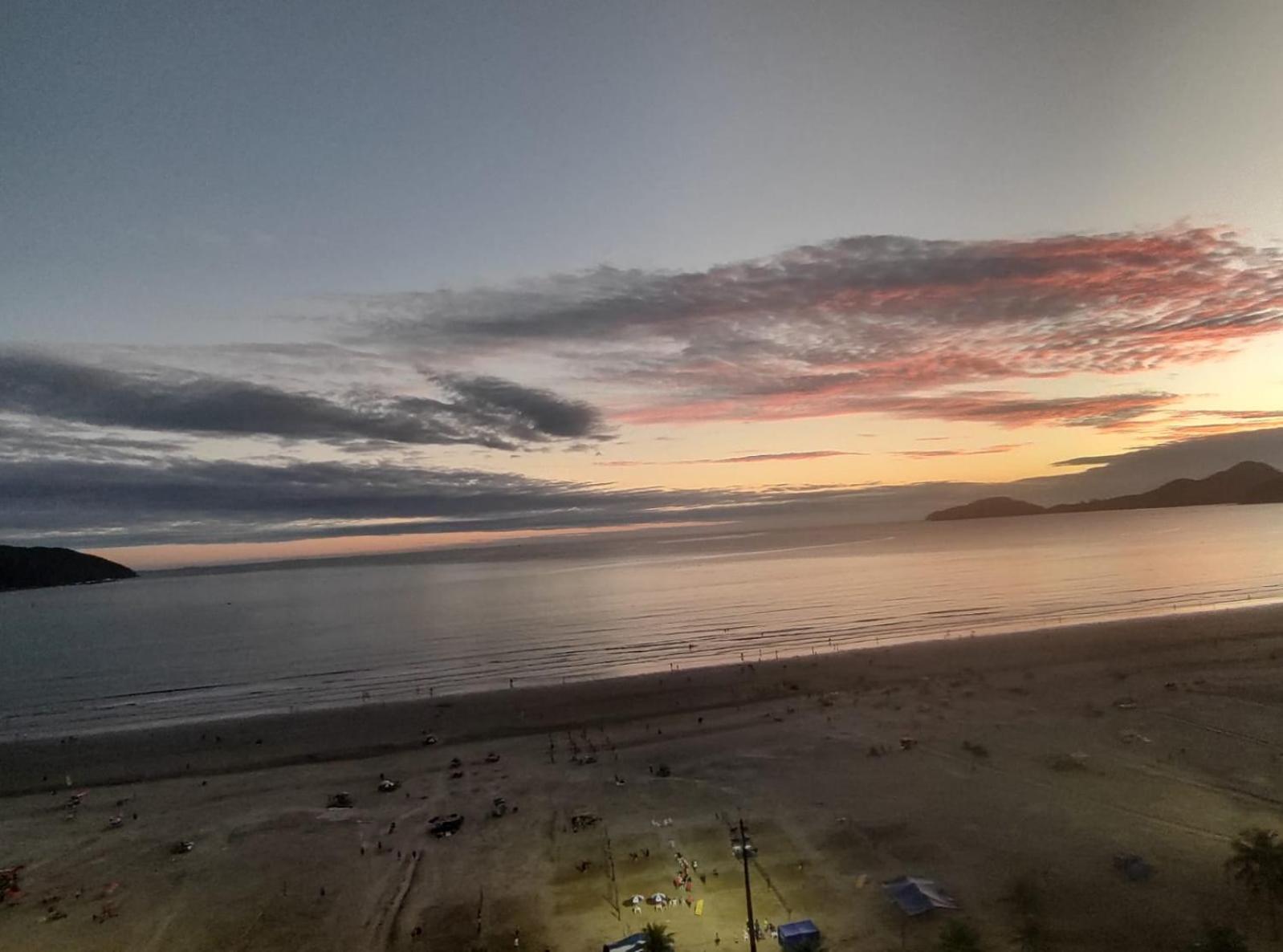 Apartamentos Na Praia Do Gonzaga Frente Mar Com Estacionamento 산토스 외부 사진